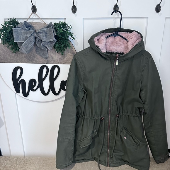 Guess Jackets - Picture 3 of 4